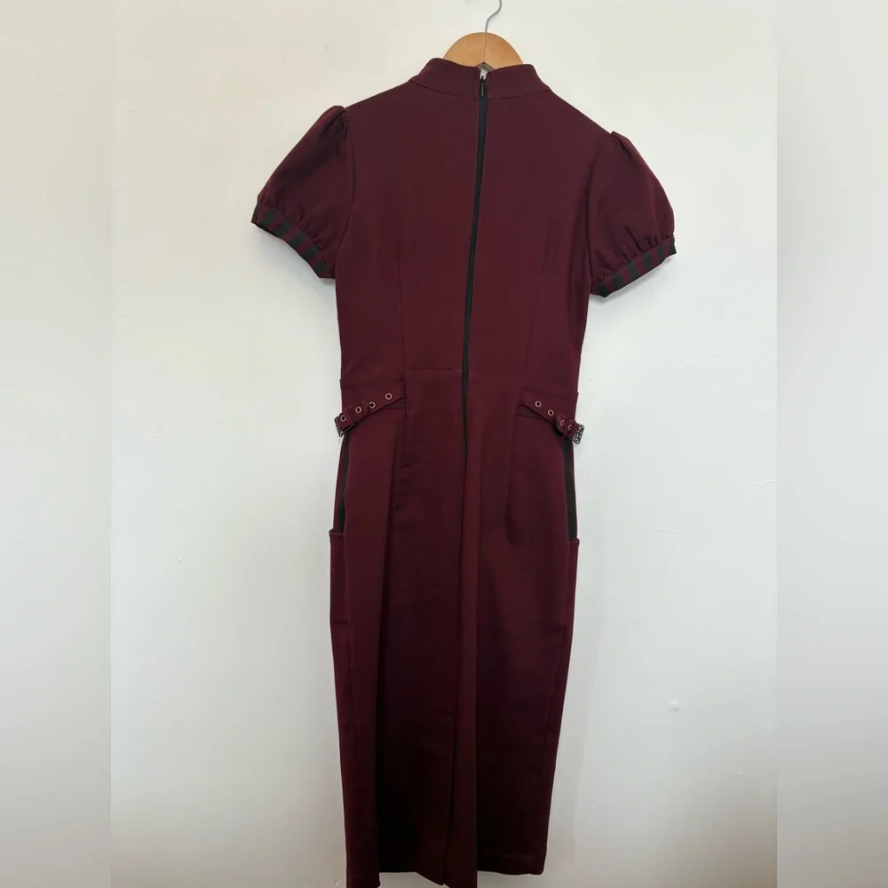 Chic Burgundy Striped dress - Picture 7 of 9